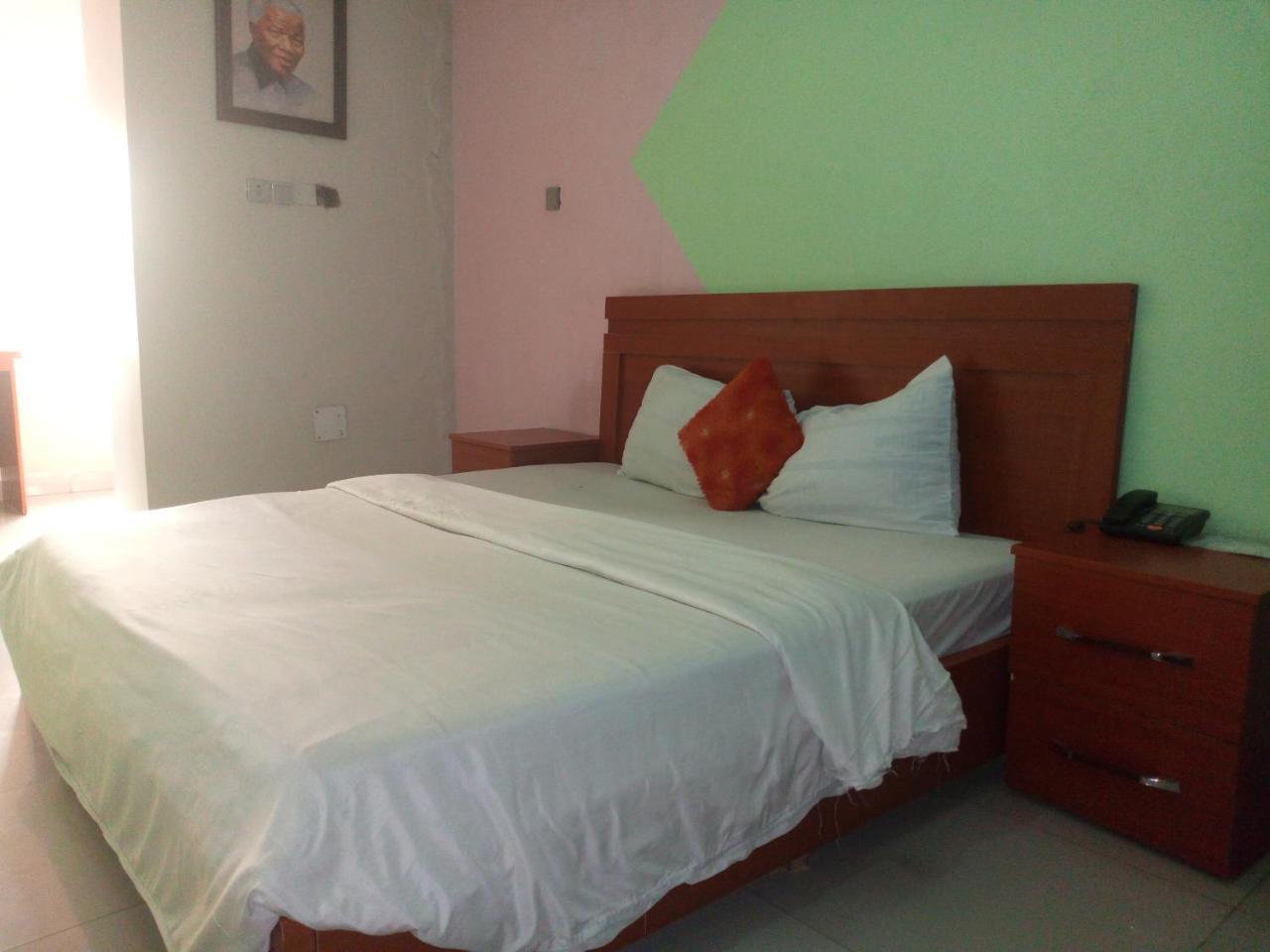Flamingo Hotel Festac Town Ngoại thất bức ảnh