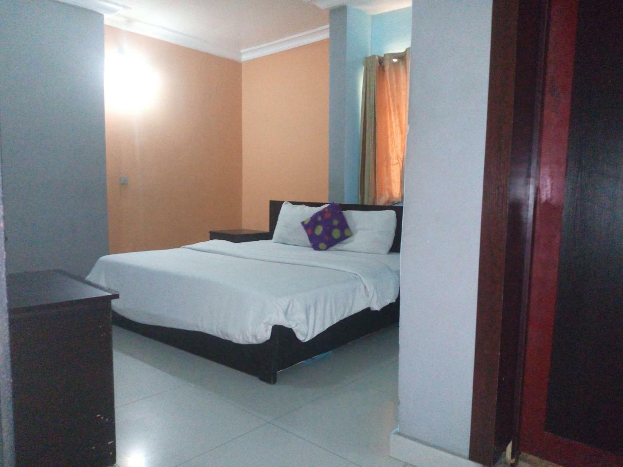 Flamingo Hotel Festac Town Ngoại thất bức ảnh