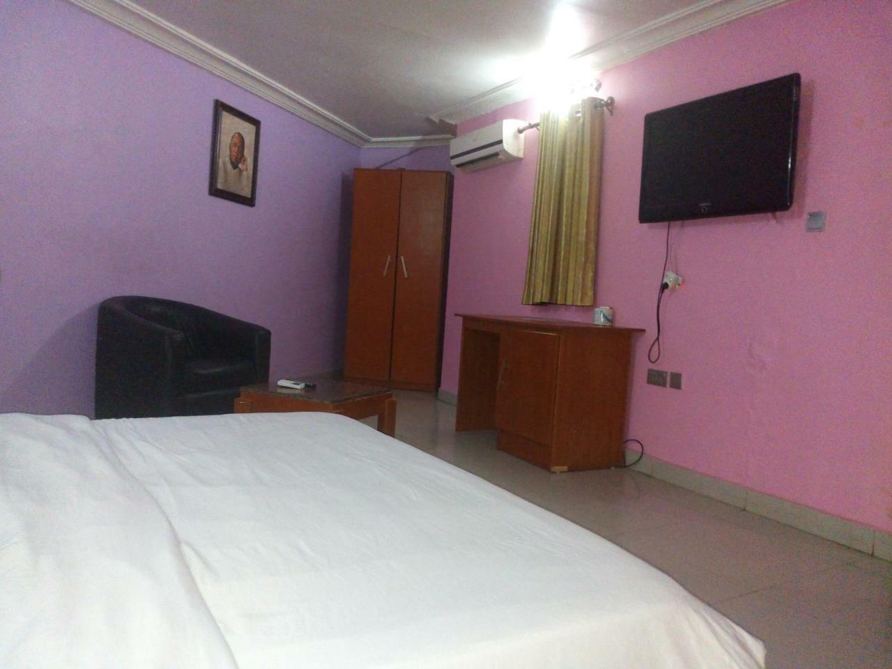 Flamingo Hotel Festac Town Ngoại thất bức ảnh