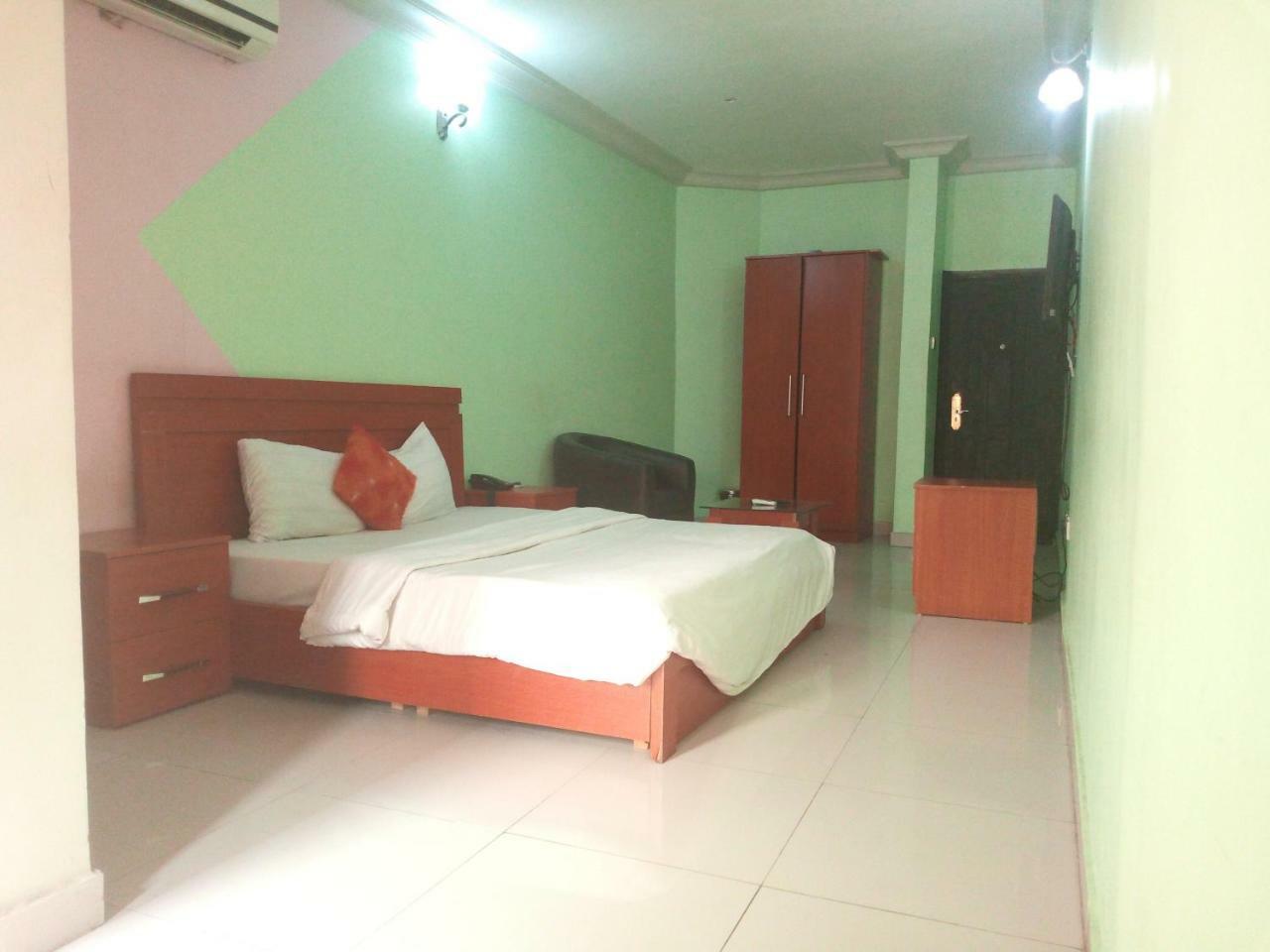 Flamingo Hotel Festac Town Ngoại thất bức ảnh